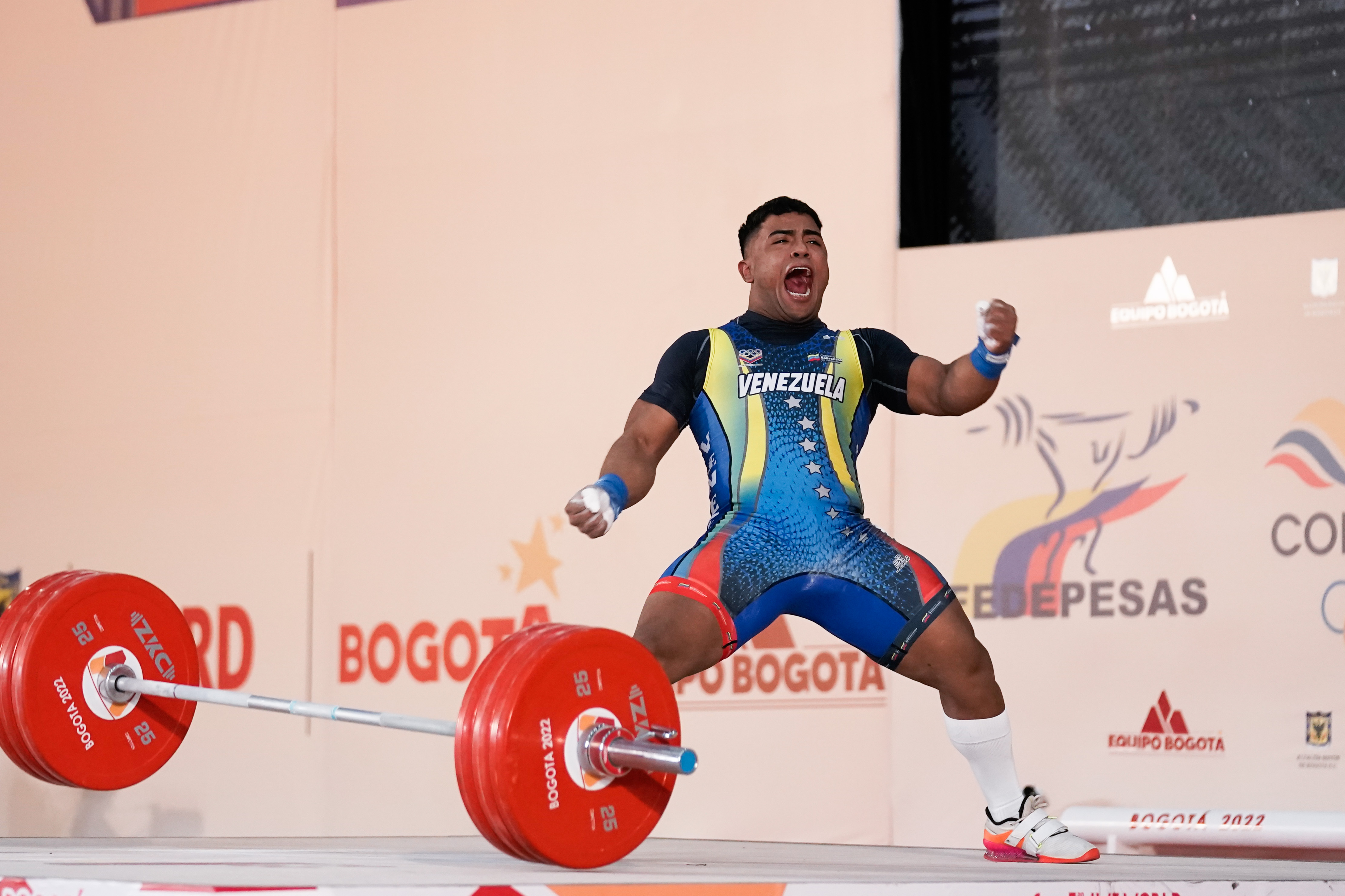 Bombout, then a world record for teenager Nasar at weightlifting World