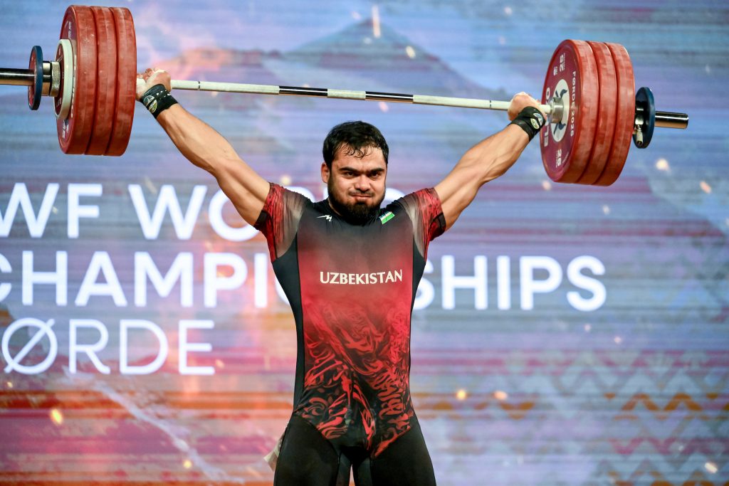 Forde, Day 9: World records for dominant Djuraev back at his true weight –  and a day to remember Ragnar the plumber – International Weightlifting  Federation